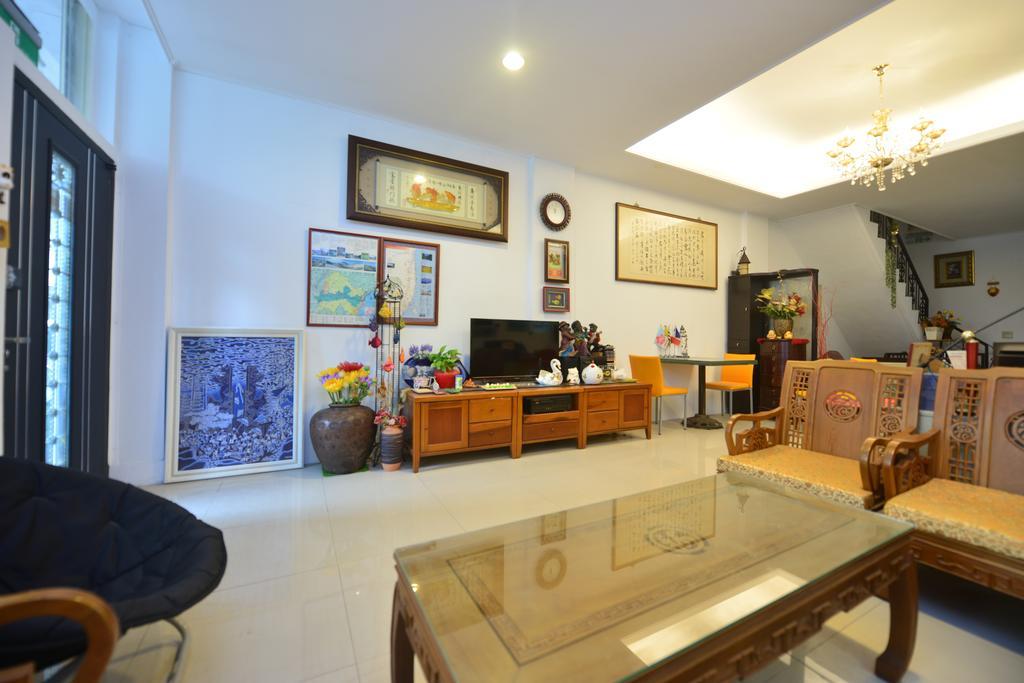 花蓮快樂腳旅宿 Hualien City Exterior photo